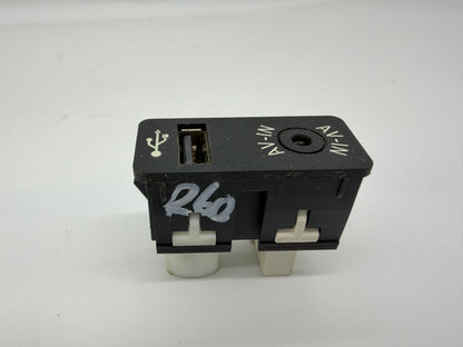 Genuine MINI Cooper R56 R55 R60 USB AUX AV-In Interface Socket Port 9229242 OEM